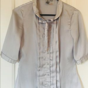 Cute short sleeve shirt.